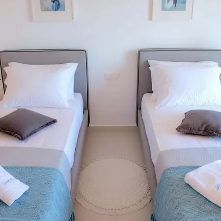 Premium Bright Design With Pool